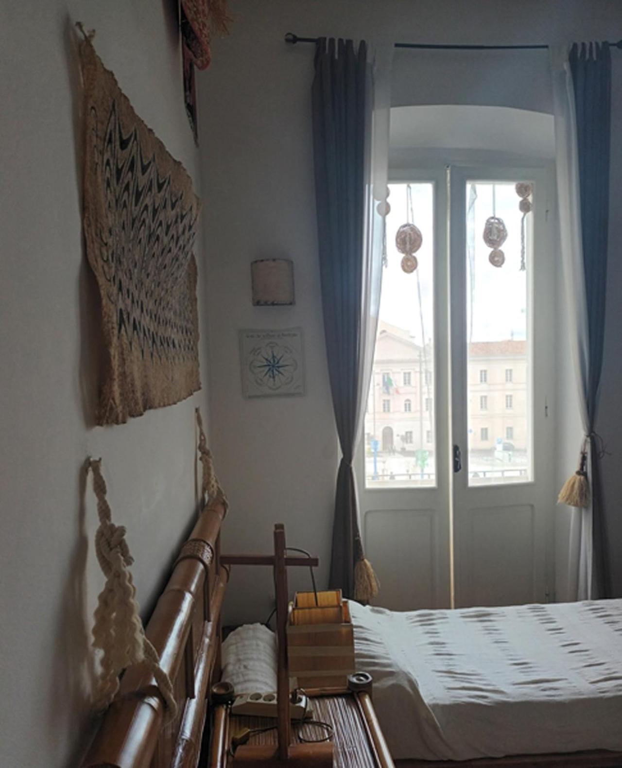 B&B Le Finestre Su Via Cavour Sassari Room photo